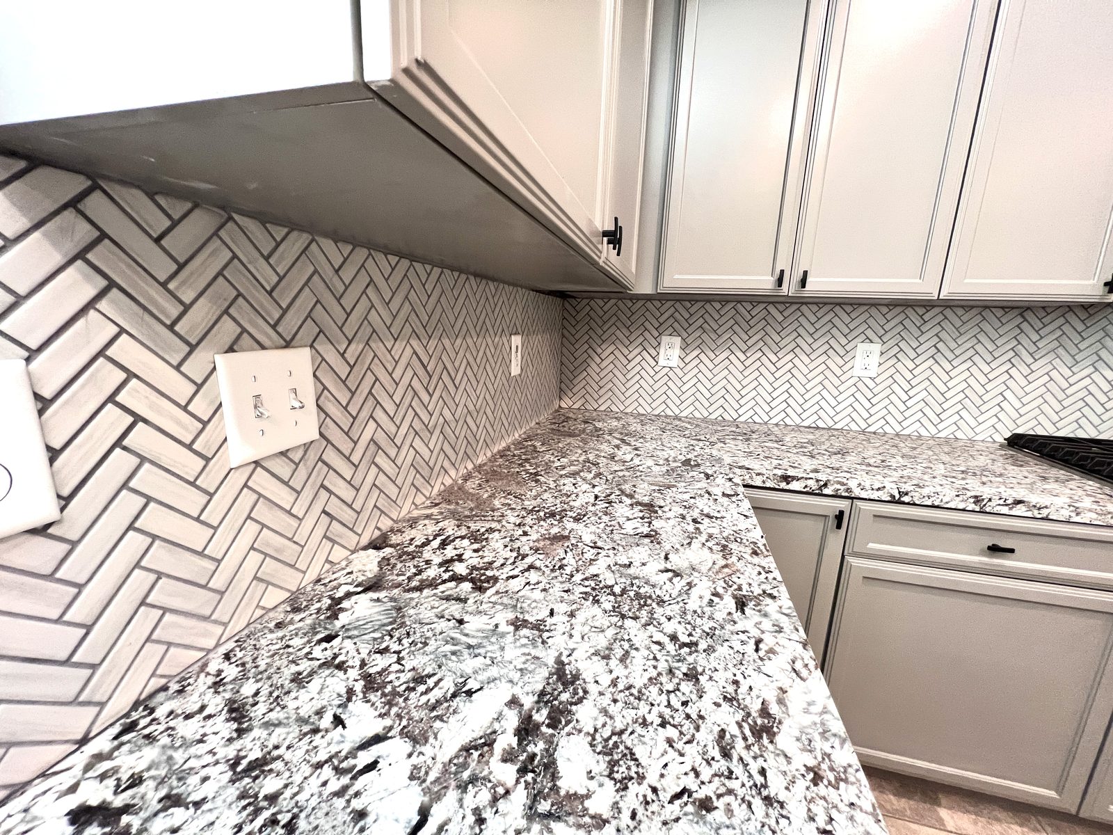 Kitchens & Counters - ET Builders LLC